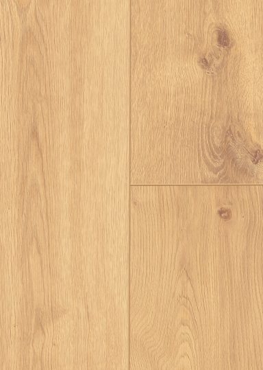 Suelo de madera clara con un acabado suave y natural.