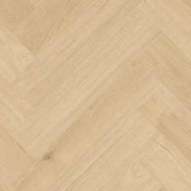 Suelo de madera clara en patrón de espiga.